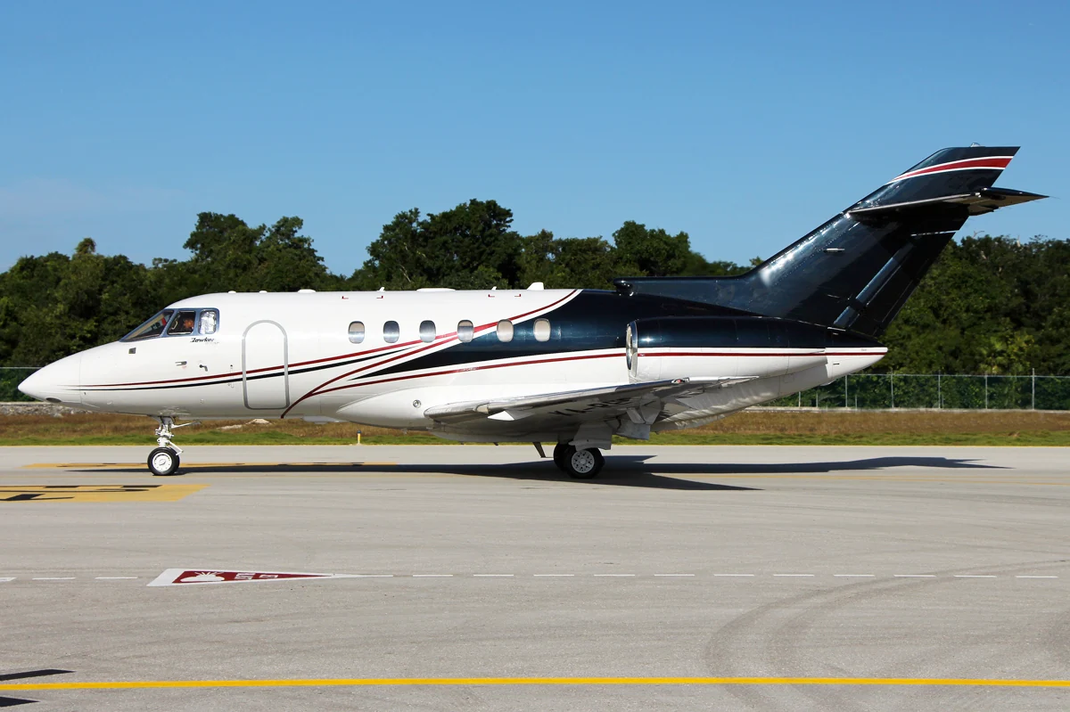 Exterior view of the Hawker 800XP